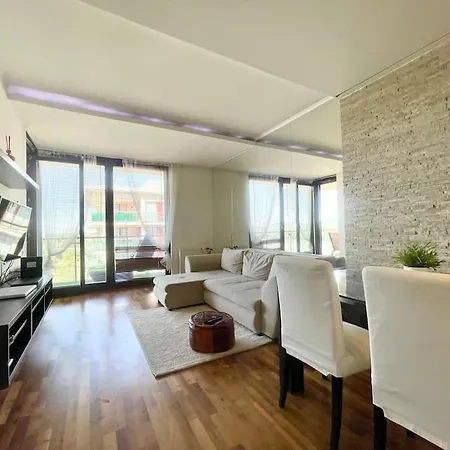 Apartament Riverfront Free Parking